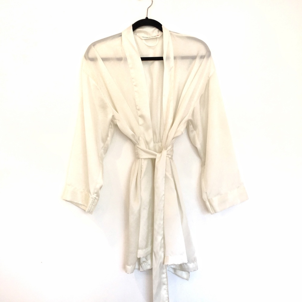 [VICTORIASSECRET] White soft silky bathrobe